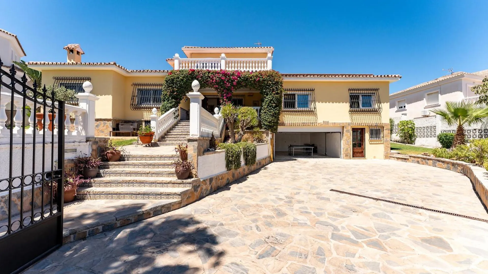 Rustic Spanish Villa Saltwater Pool Benalmadena